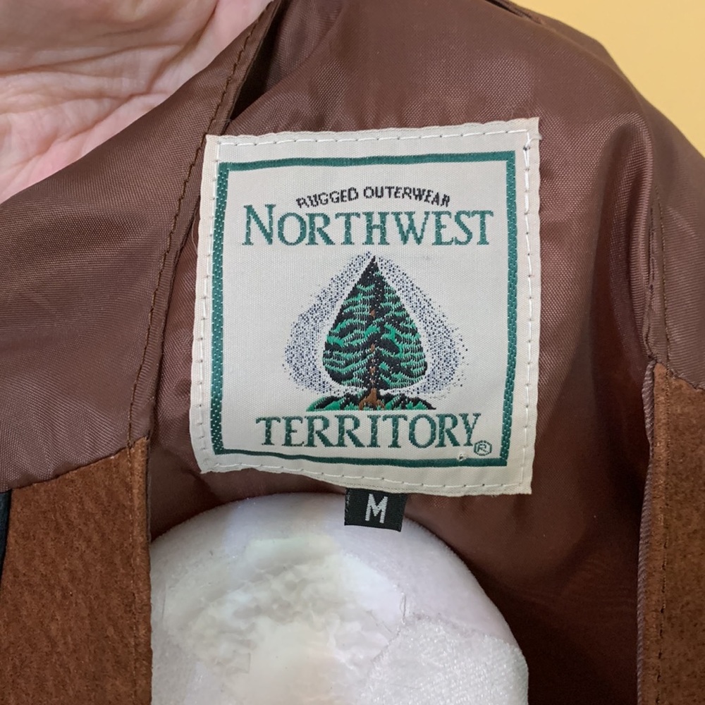 MENS - Color blocked leather and suede vest - Picture 7 of 9
